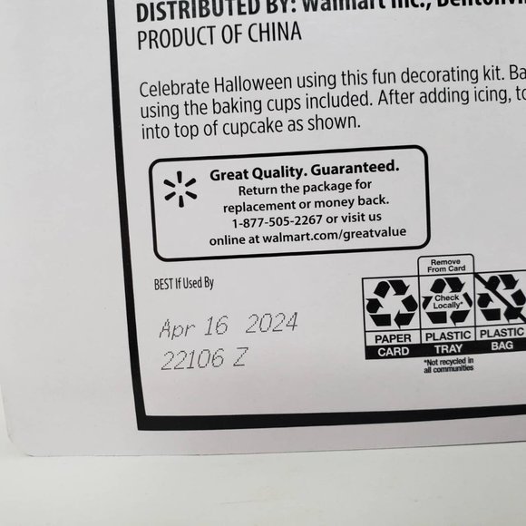 Halloween Cupcake Decorating Kit Great for Theme Parties Bloody Handprints, Kniv - Picture 8 of 9